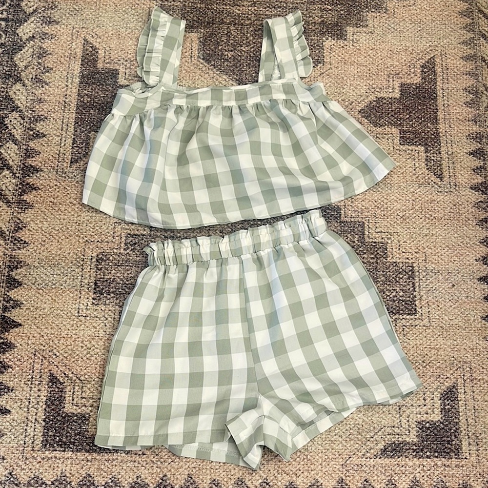 Adorable never worn set! Green and white checkered print!